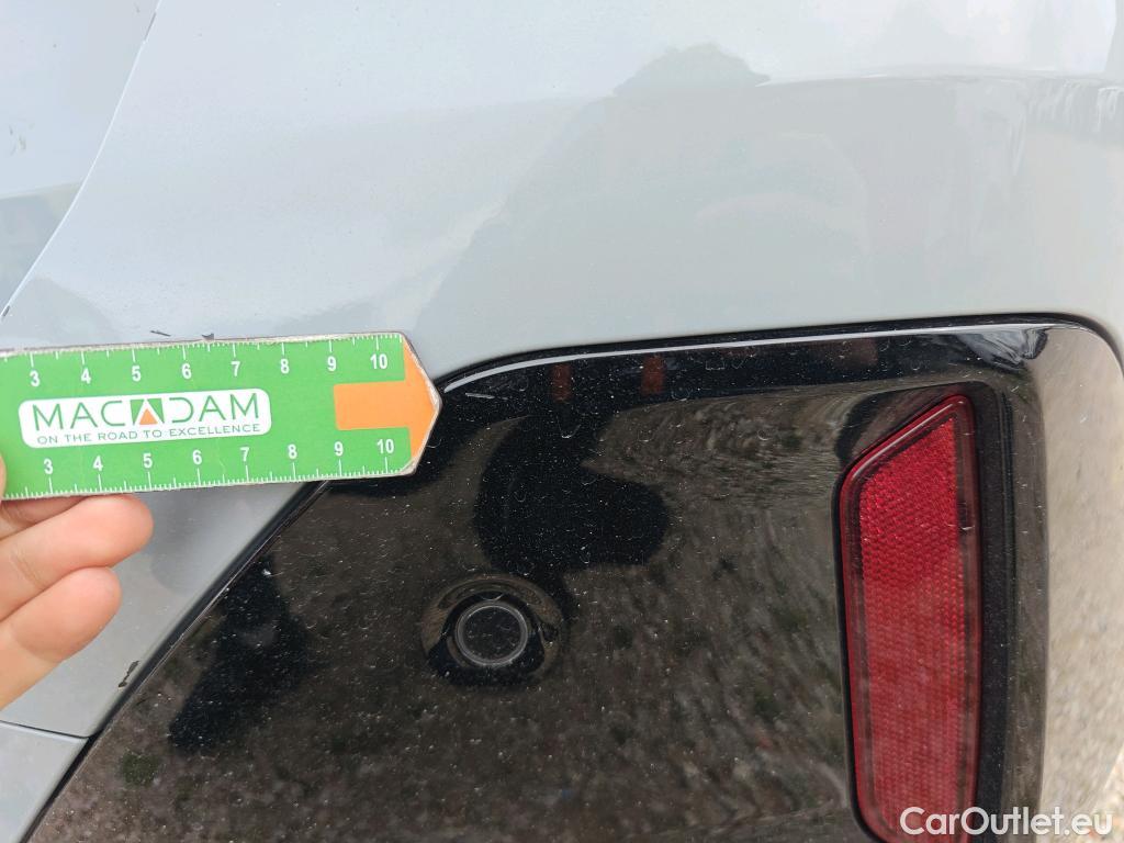  Land Rover  Discovery BMW i5 / 2023 / 5P / familiar eDrive40 #31