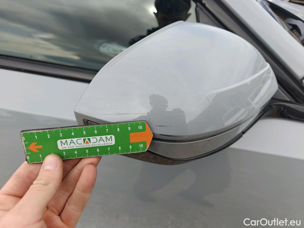  Land Rover  Discovery BMW i5 / 2023 / 5P / familiar eDrive40 #39