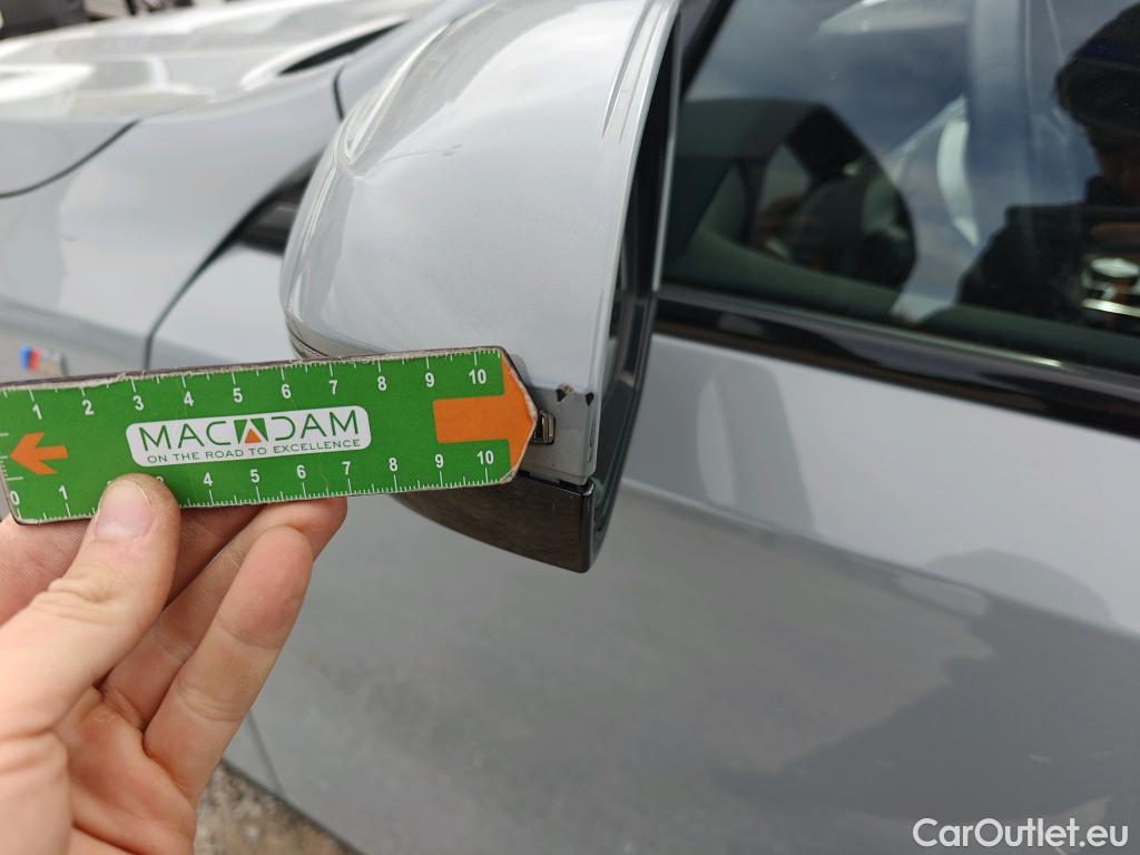  Land Rover  Discovery BMW i5 / 2023 / 5P / familiar eDrive40 #41