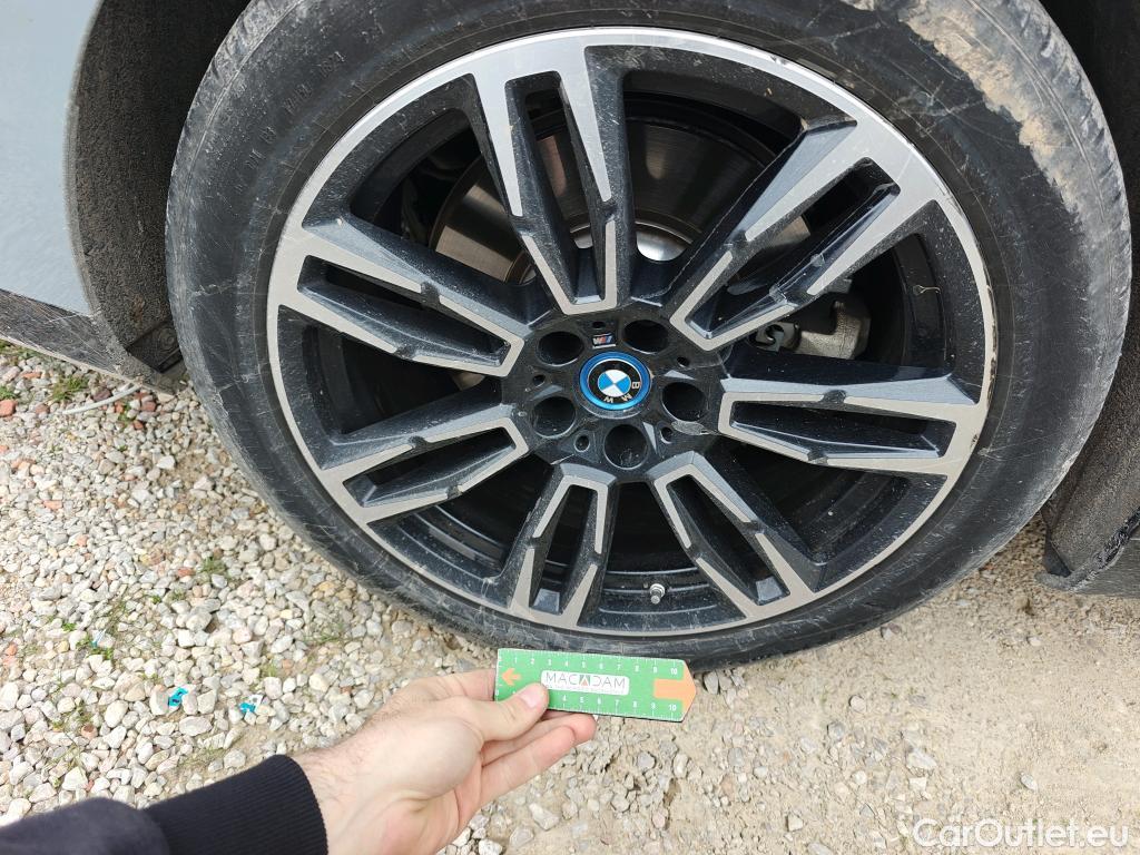  Land Rover  Discovery BMW i5 / 2023 / 5P / familiar eDrive40 #45