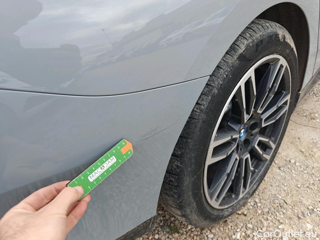  Land Rover  Discovery BMW i5 / 2023 / 5P / familiar eDrive40 #36