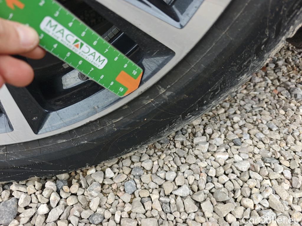  Land Rover  Discovery BMW i5 / 2023 / 5P / familiar eDrive40 #10