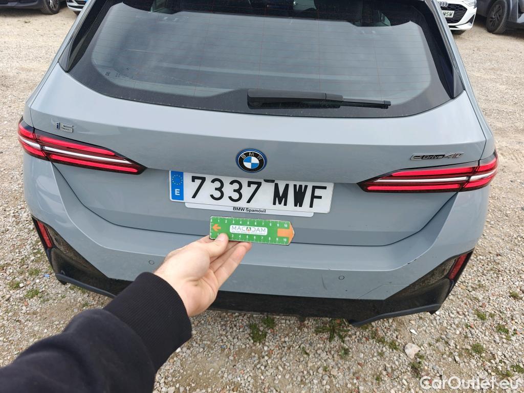  Land Rover  Discovery BMW i5 / 2023 / 5P / familiar eDrive40 #1