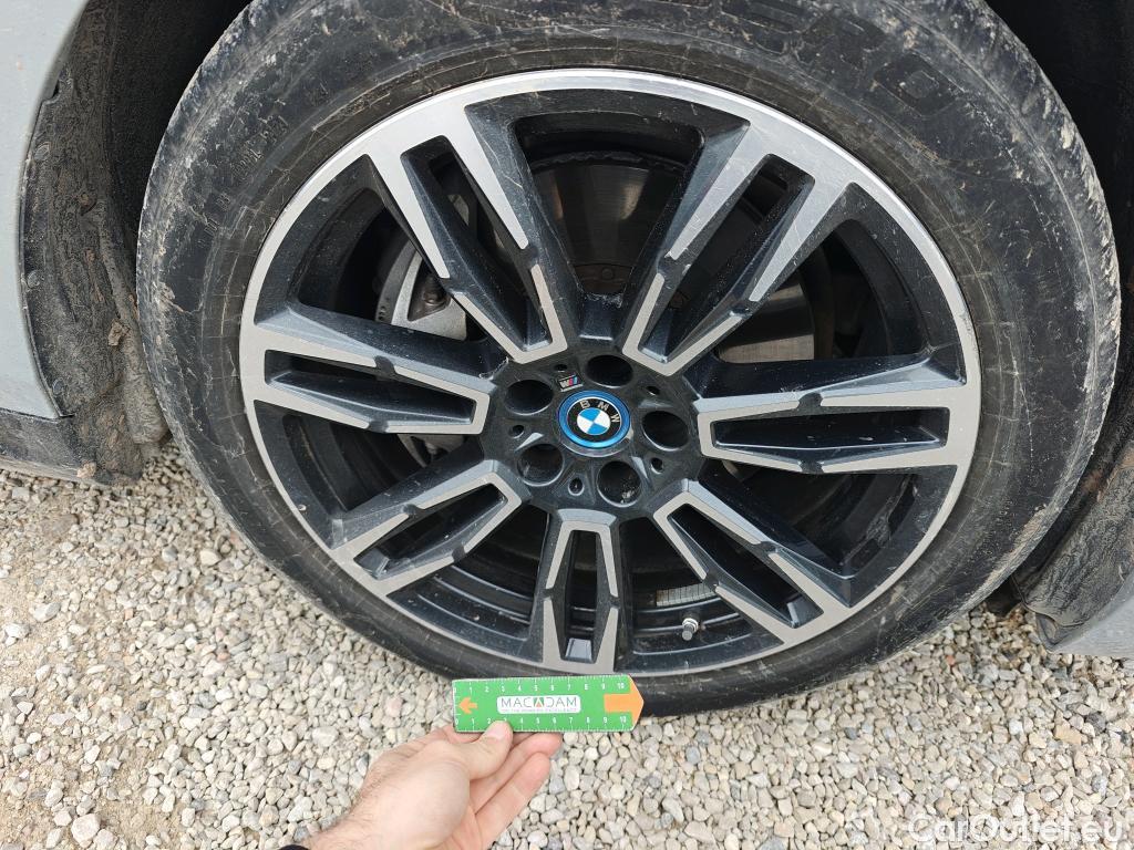  Land Rover  Discovery BMW i5 / 2023 / 5P / familiar eDrive40 #8