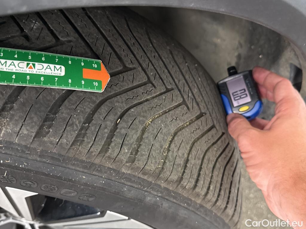  Renault  Captur  II Evolution 1.6 E-TECH Hybrid 145CV BVA6 E6d #8