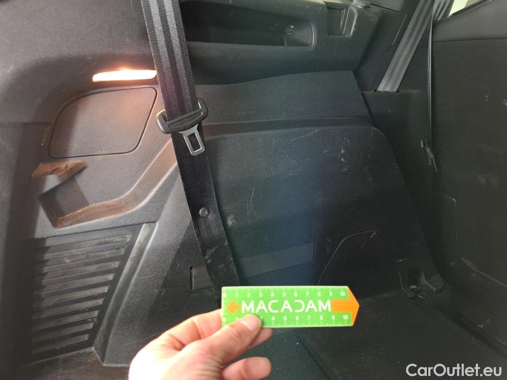  Peugeot  5008  Allure Pack 1.5 HDi 130CV BVM6 7 Sieges E6d #48