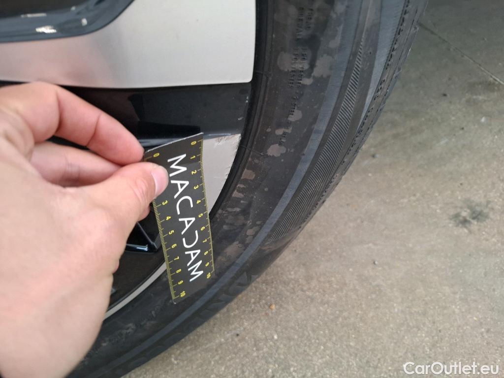  Mercedes  G-Klasee MERCEDES-BENZ GLC / 2019 / 5P / SUV 2.0 GLC 300 E BUSINESS LINE 4MATIC #32