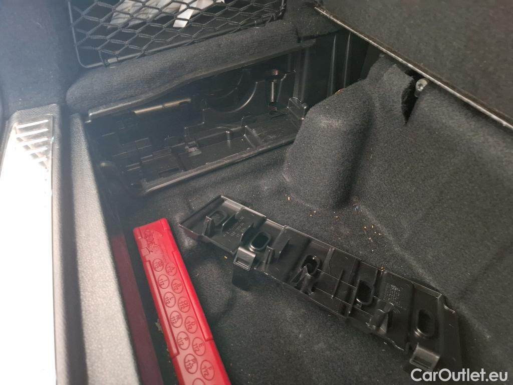  Mercedes  G-Klasee MERCEDES-BENZ GLC / 2019 / 5P / SUV 2.0 GLC 300 E BUSINESS LINE 4MATIC #26