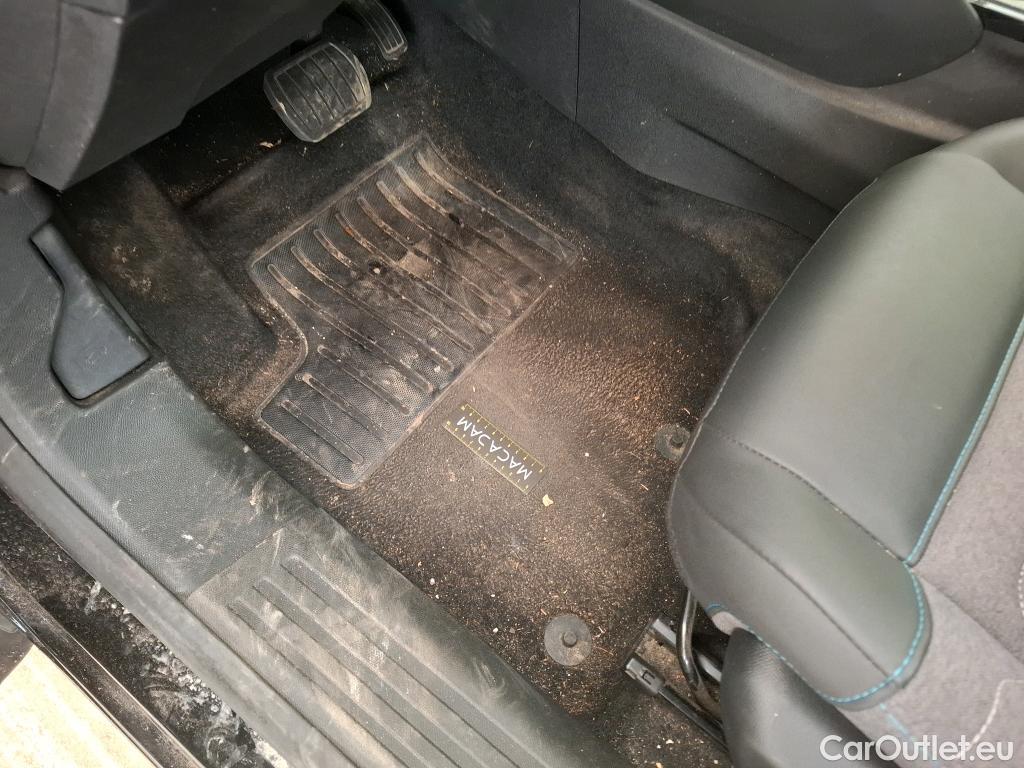  Citroen  C4  Berline Feel Pack 1.2 PureTech 130CV BVA8 6E #26