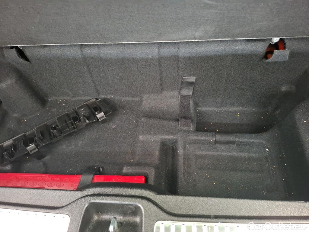  Mercedes  G-Klasee MERCEDES-BENZ GLC / 2019 / 5P / SUV 2.0 GLC 300 E BUSINESS LINE 4MATIC #25