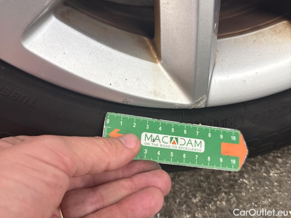  Seat  Leon SEAT  Sportstourer / 2020 / 5P / Break 1.0 eTSI 110 DSG S&S Style Business #19