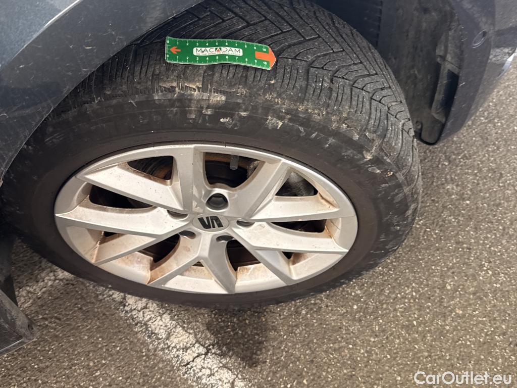  Seat  Leon SEAT  Sportstourer / 2020 / 5P / Break 1.0 eTSI 110 DSG S&S Style Business #9