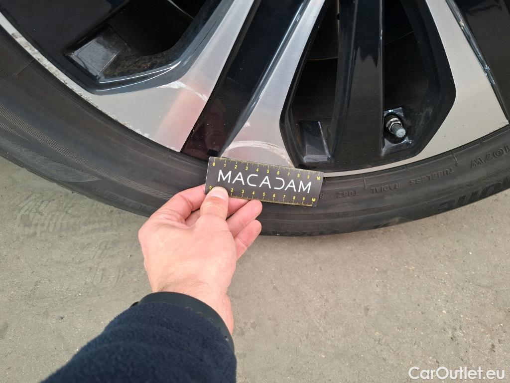  Mercedes  G-Klasee MERCEDES-BENZ GLC / 2019 / 5P / SUV 2.0 GLC 300 E BUSINESS LINE 4MATIC #10