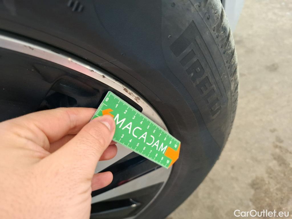  Mercedes  A-Klasse MERCEDES-BENZ Classe A Compact / 2018 / 5P / Berline A 250 e Business Line 8G-DCT #17