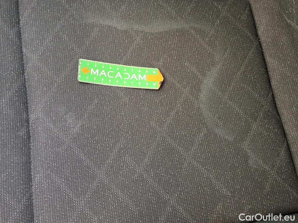  Volkswagen  Golf  VOLKSWAGEN / 2020 / 5P / Berline 2.0 TDI SCR 150 DSG7 Life Busi 1st #35