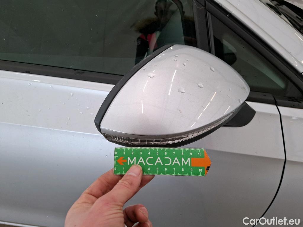  Volkswagen  Golf  VOLKSWAGEN / 2020 / 5P / Berline 2.0 TDI SCR 150 DSG7 Life Busi 1st #30