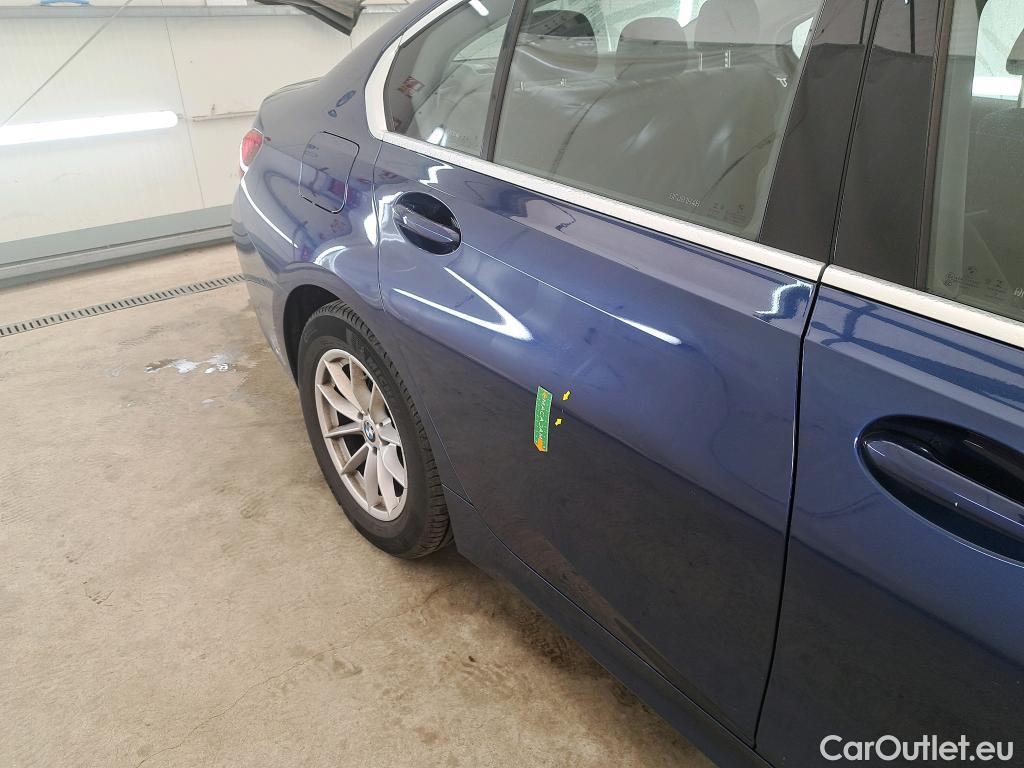  Bmw  Serie 3 BMW Série 3 Berline / 2018 / 4P / Berline 318d 150ch Business Design BVA8 #1