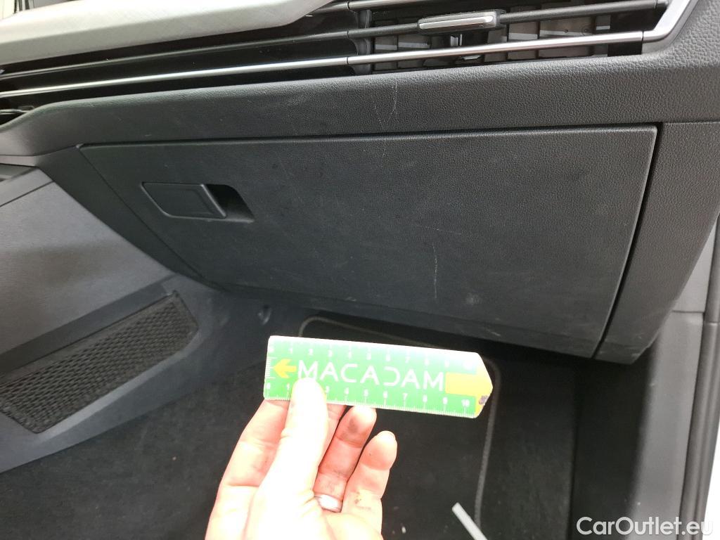  Volkswagen  Golf  VOLKSWAGEN / 2020 / 5P / Berline 2.0 TDI SCR 150 DSG7 Life Busi 1st #22