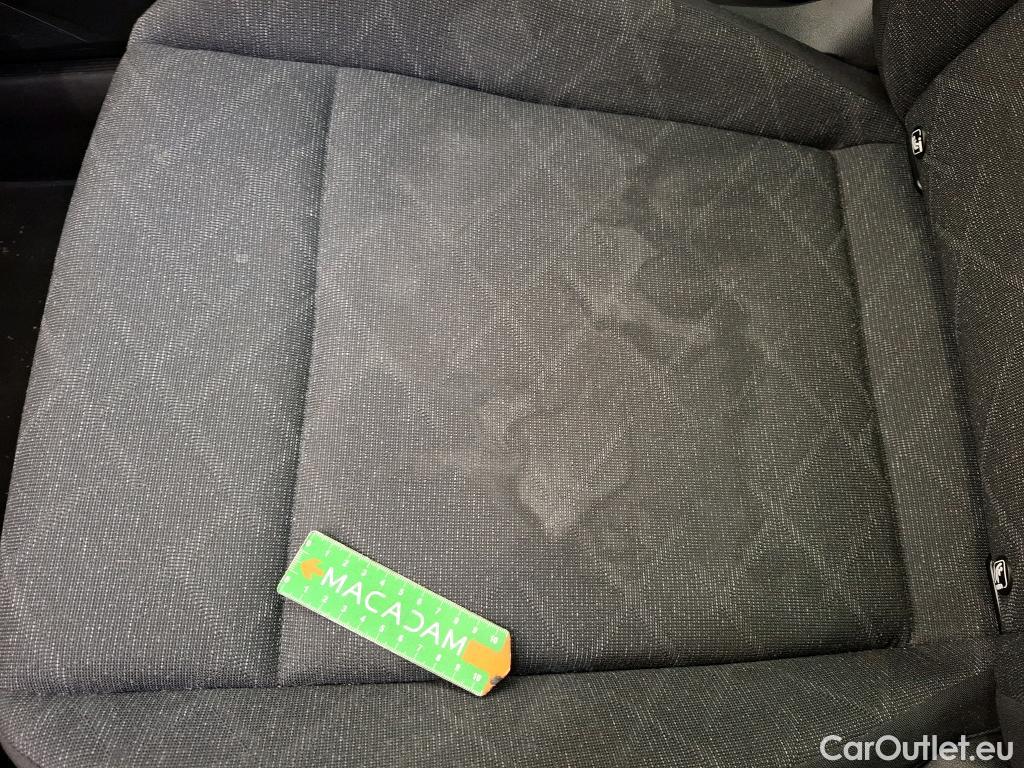  Volkswagen  Golf  VOLKSWAGEN / 2020 / 5P / Berline 2.0 TDI SCR 150 DSG7 Life Busi 1st #32