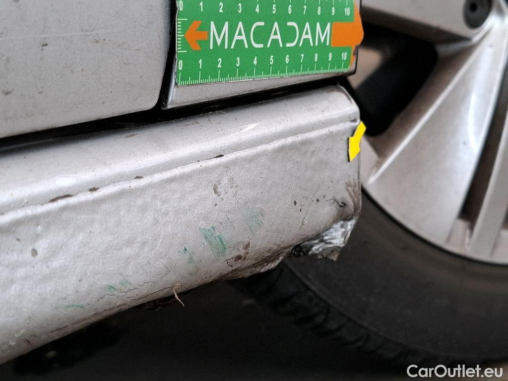  Volkswagen  Golf  VOLKSWAGEN / 2020 / 5P / Berline 2.0 TDI SCR 150 DSG7 Life Busi 1st #3