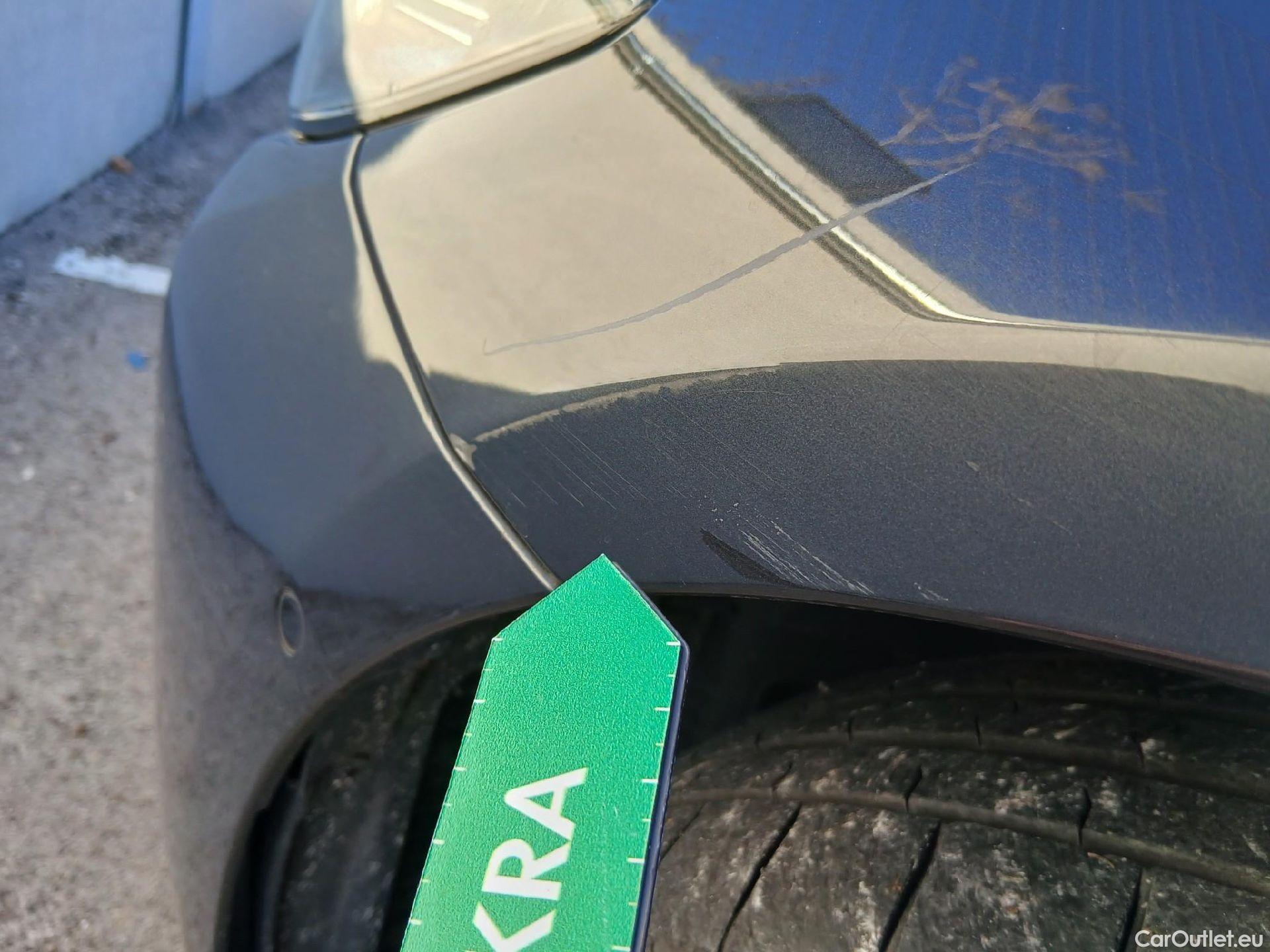  Bmw  Serie 5 BMW  / 2020 / 4P / sedán 520e #9