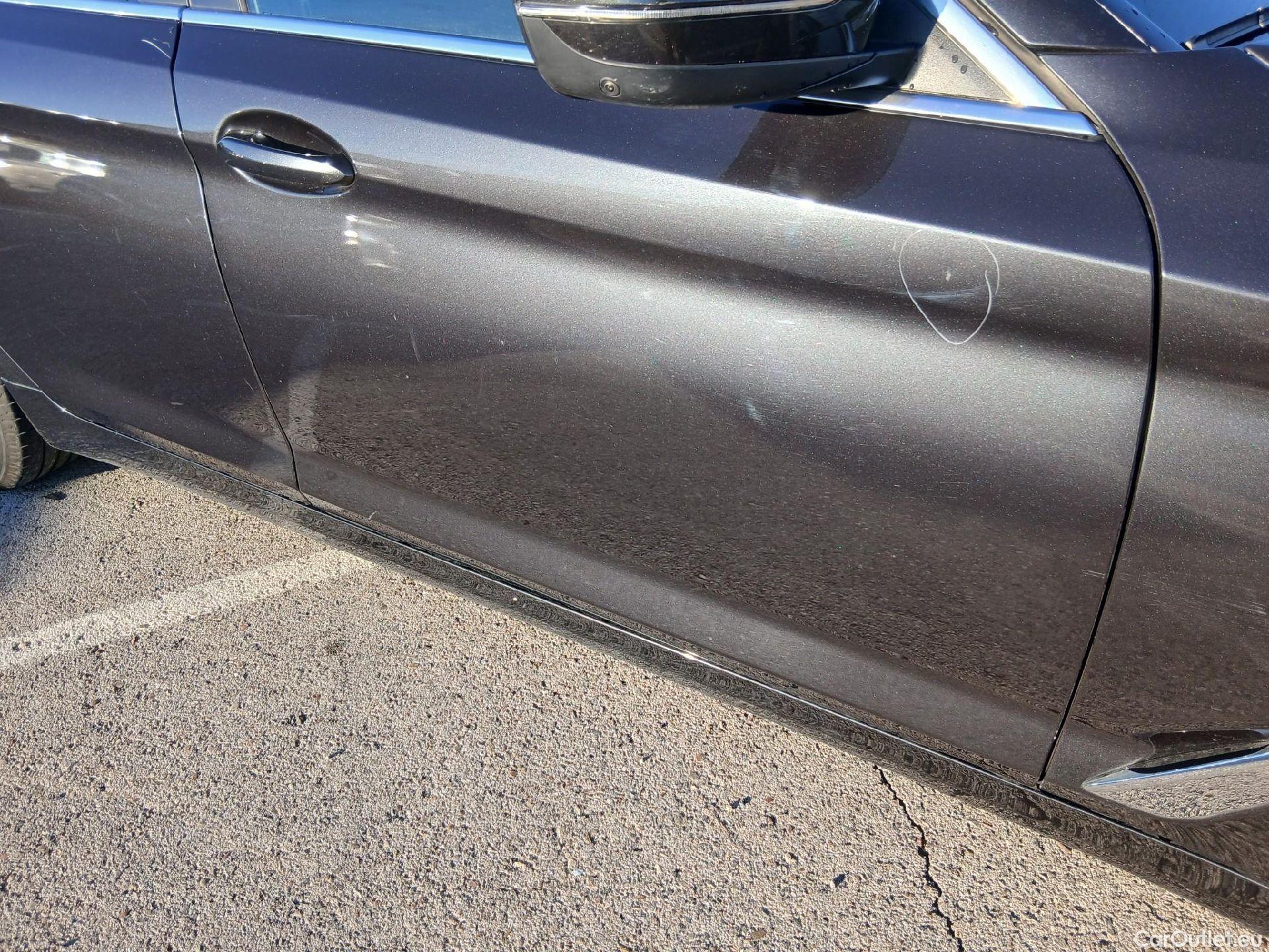  Bmw  Serie 5 BMW  / 2020 / 4P / sedán 520e #29