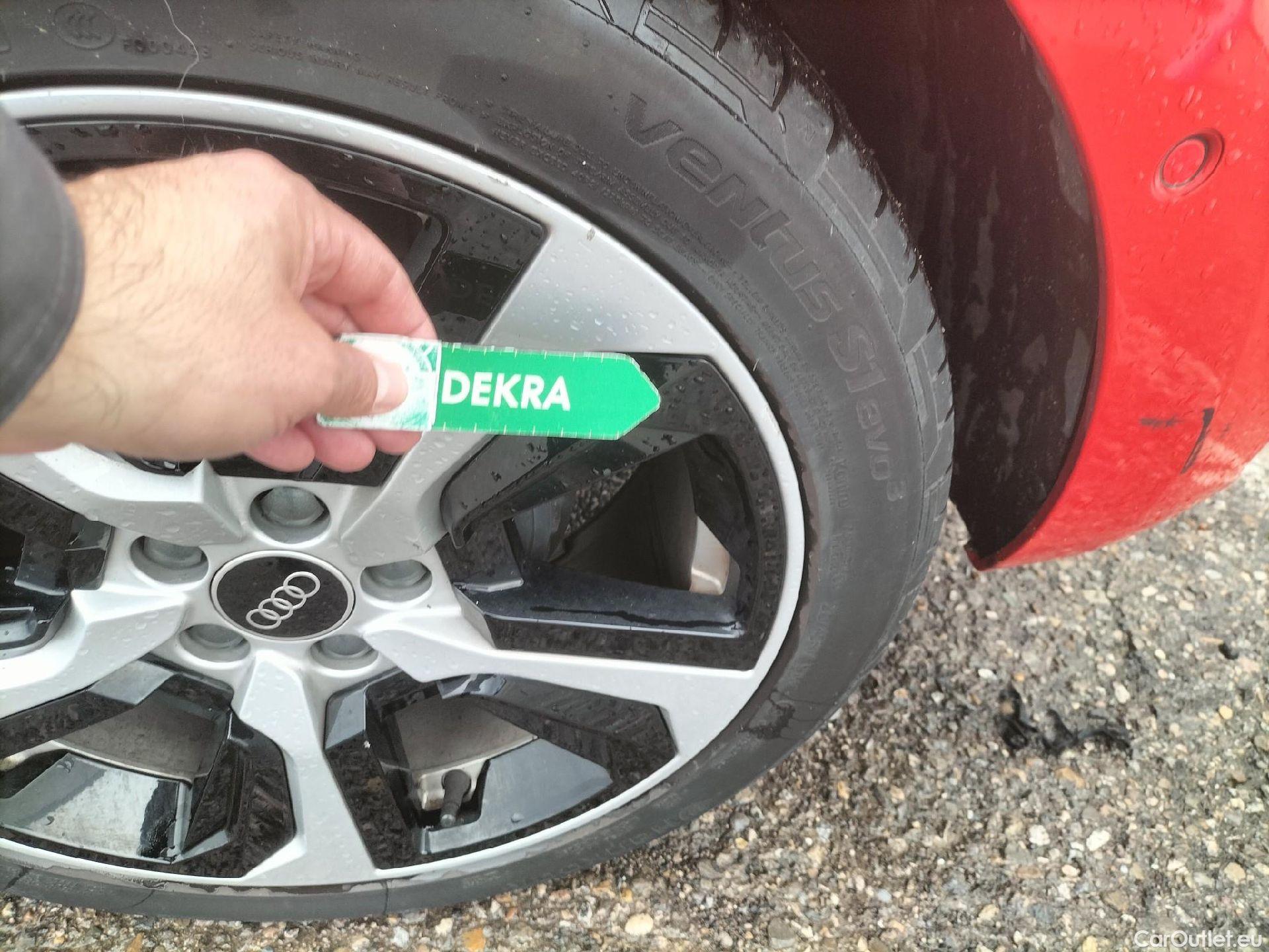  Audi  A1 Sportback AUDI A1 / 2018 / 5P / berlina con portón Sportback Adrenalin 25 TFSI 70kW (95CV)(SP)(SL) #19