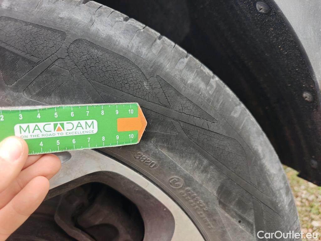  KIA  Sportage KIA  1.6MHEV Drive 100kW(136CV) 4x2(Crist Tintados) #7