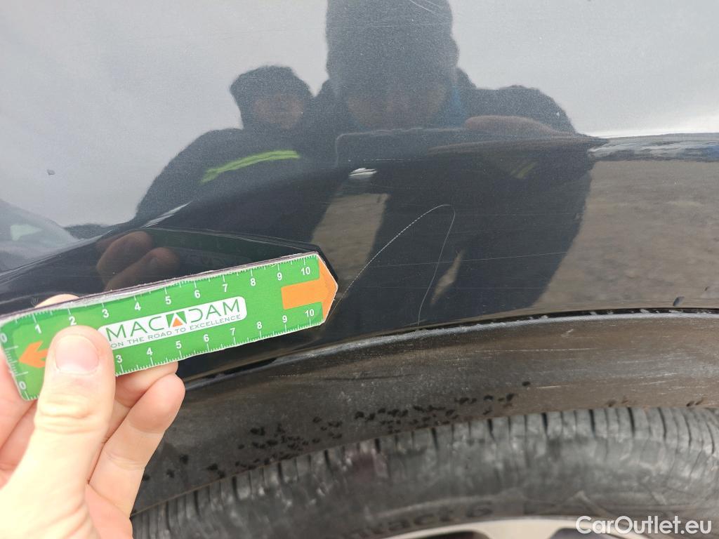  KIA  Sportage KIA  1.6MHEV Drive 100kW(136CV) 4x2(Crist Tintados) #63