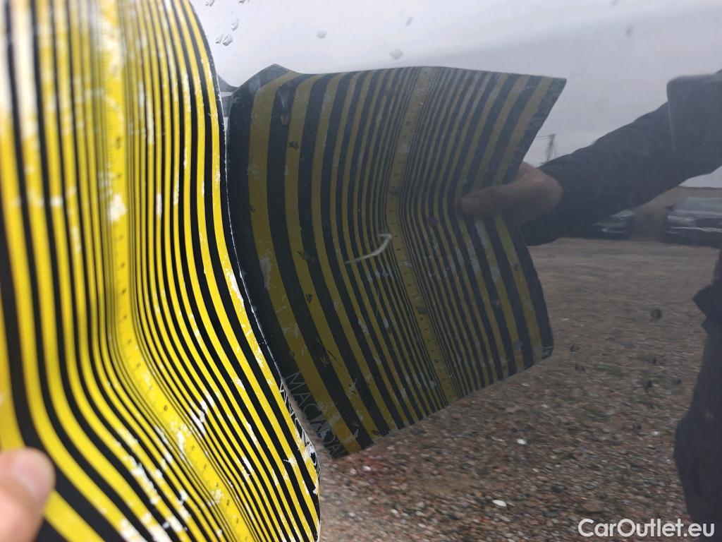  KIA  Sportage KIA  1.6MHEV Drive 100kW(136CV) 4x2(Crist Tintados) #16