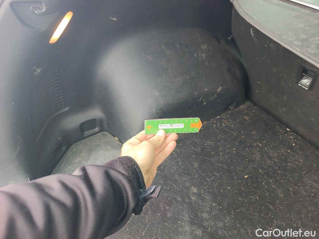  KIA  Sportage KIA  1.6MHEV Drive 100kW(136CV) 4x2(Crist Tintados) #40