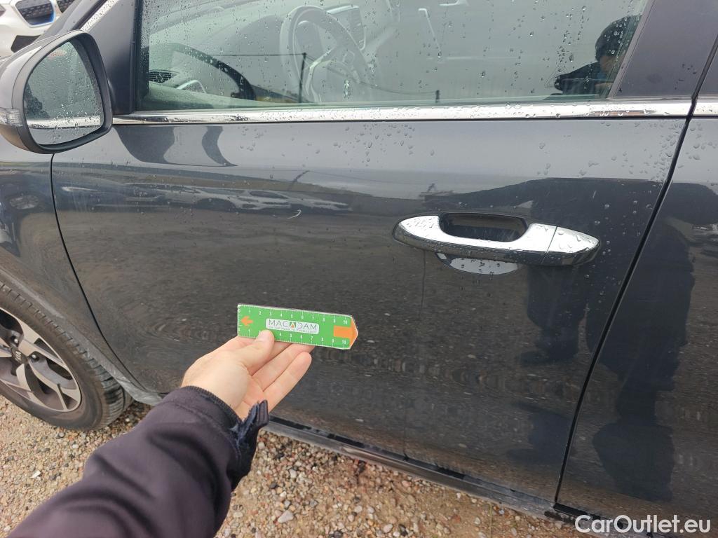  KIA  Sportage KIA  1.6MHEV Drive 100kW(136CV) 4x2(Crist Tintados) #15