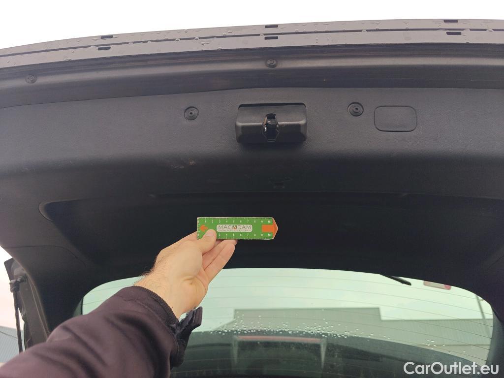  KIA  Sportage KIA  1.6MHEV Drive 100kW(136CV) 4x2(Crist Tintados) #42