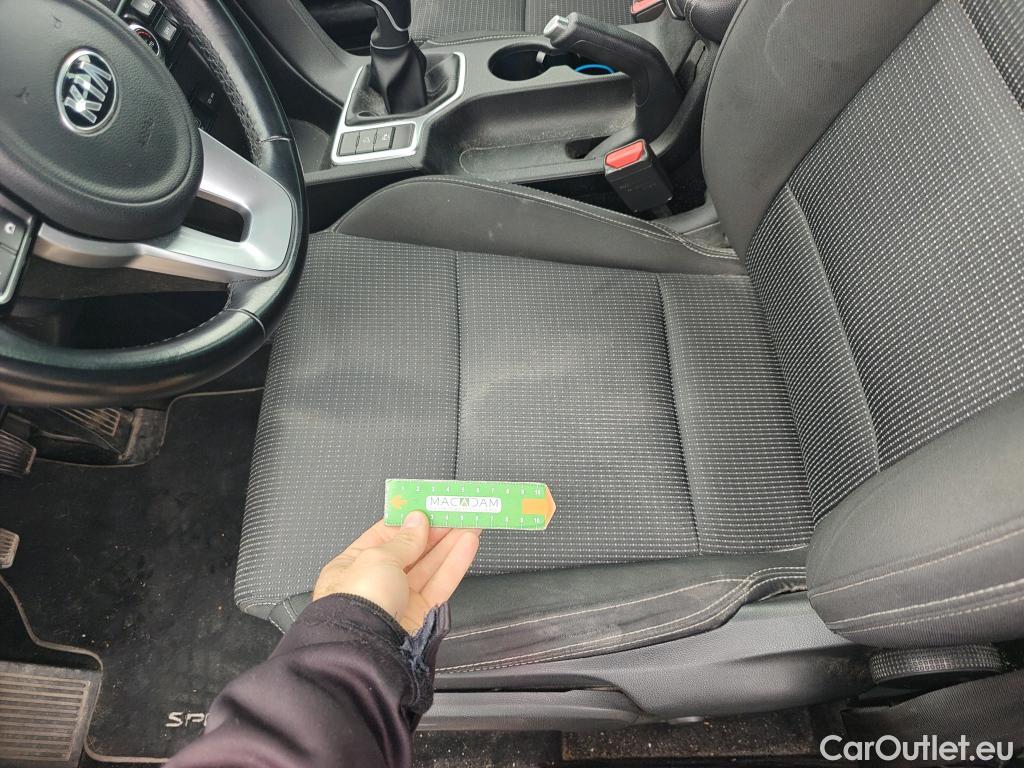  KIA  Sportage KIA  1.6MHEV Drive 100kW(136CV) 4x2(Crist Tintados) #33