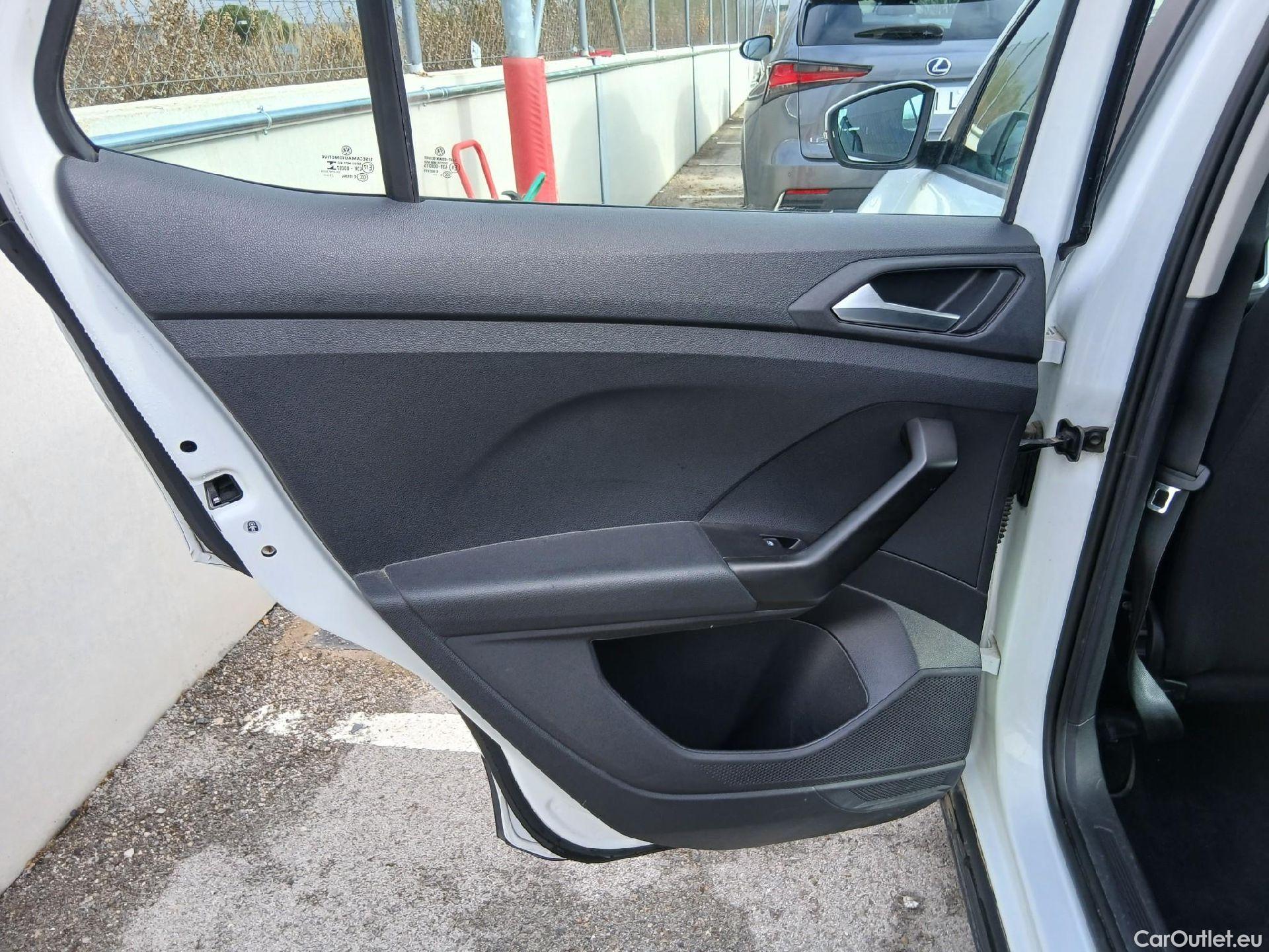  Volkswagen  T-CROSS VOLKSWAGEN  / 2018 / 5P / todoterreno Edition 1.0 TSI 70kW (95CV) #12