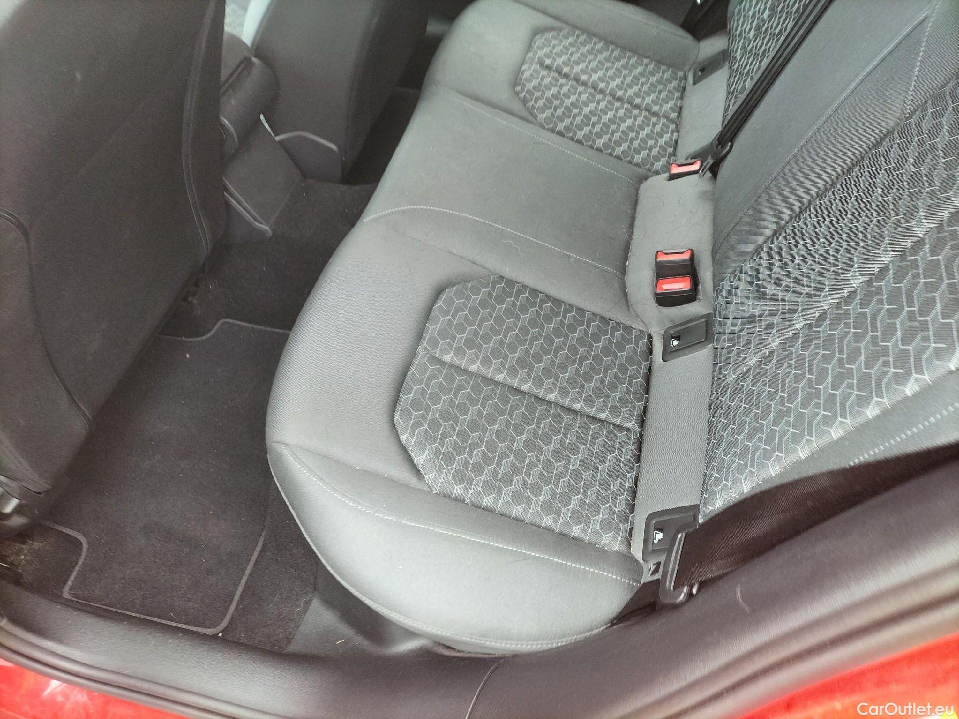  Audi  A1 Sportback AUDI A1 / 2018 / 5P / berlina con portón Sportback Adrenalin 25 TFSI 70kW (95CV)(SP)(SL) #24