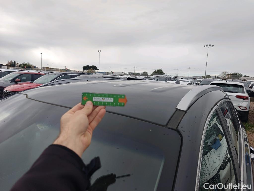  KIA  Sportage KIA  1.6MHEV Drive 100kW(136CV) 4x2(Crist Tintados) #18