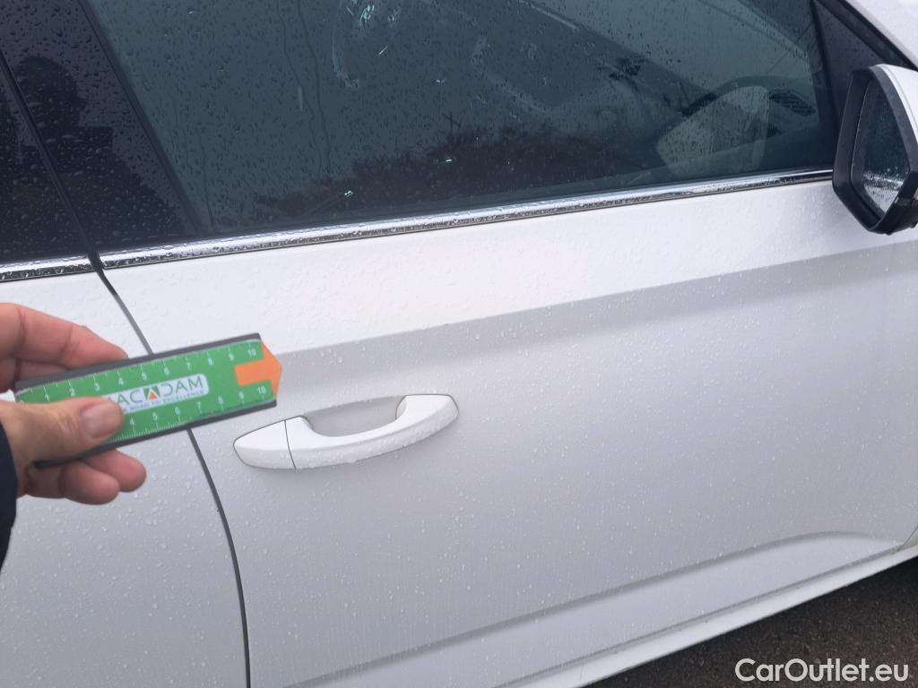  Skoda  KAMIQ SKODA  1.0 TSI 81kW (110CV) DSG Ambition #45