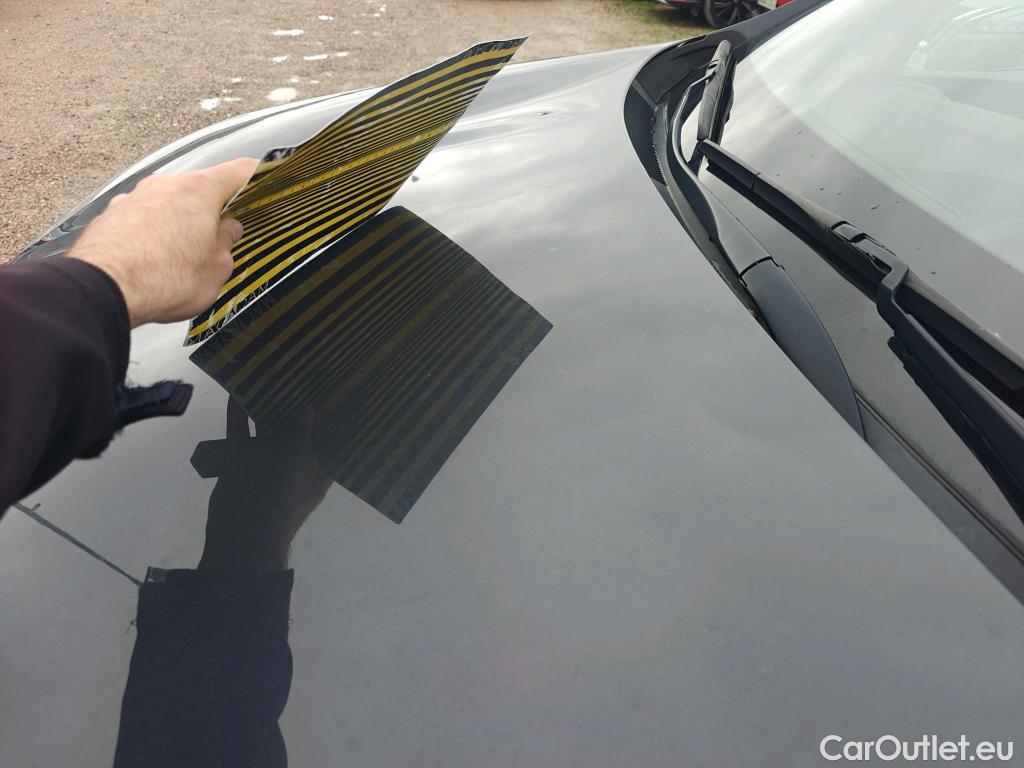  KIA  Sportage KIA  1.6MHEV Drive 100kW(136CV) 4x2(Crist Tintados) #24