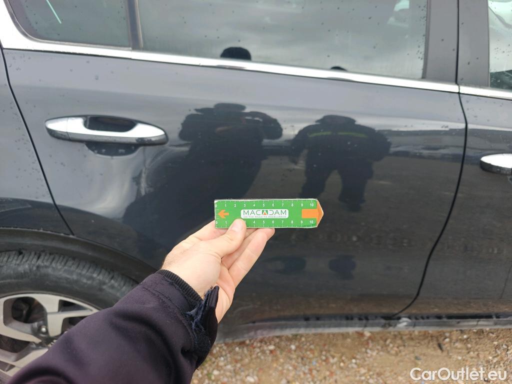  KIA  Sportage KIA  1.6MHEV Drive 100kW(136CV) 4x2(Crist Tintados) #44