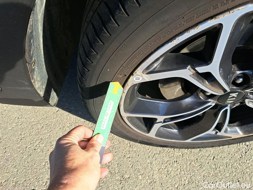  KIA  Sportage KIA  / 2018 / 5P / todoterreno 1.6 T-GDi GT Line Xtreme 130kW DCT 4x2 #61