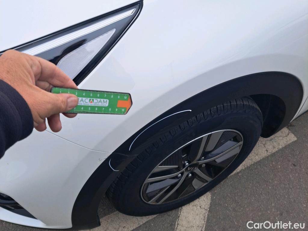  KIA  Niro KIA  / 2019 / 5P / crossover 1.6 GDi HEV 104kW (141CV) Drive #3