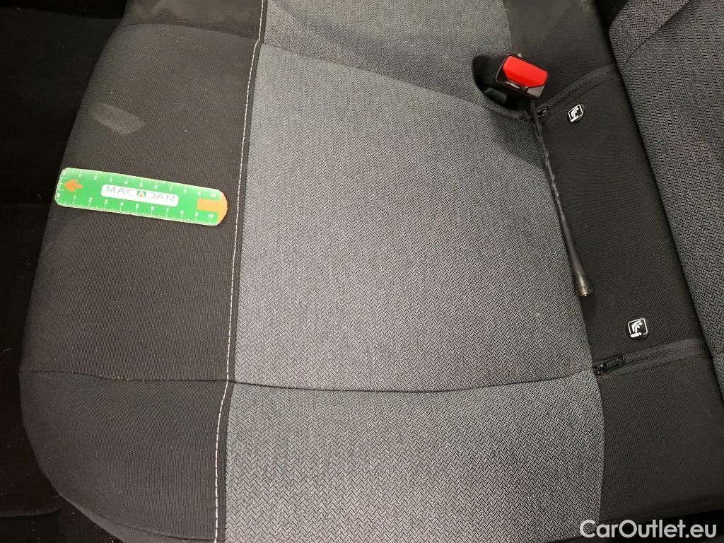  Citroen  C4 CITROEN  / 2020 / 5P / Berline PureTech 100 S&S BVM6 Live Pack Business #33