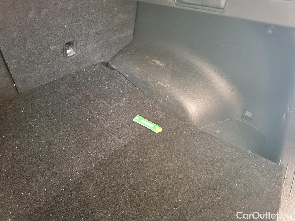  KIA  Sportage KIA  / 2021 / 5P / SUV 1.6 T-GDI 265 PHEV AUTO 4WD GT-LINE PREM #13