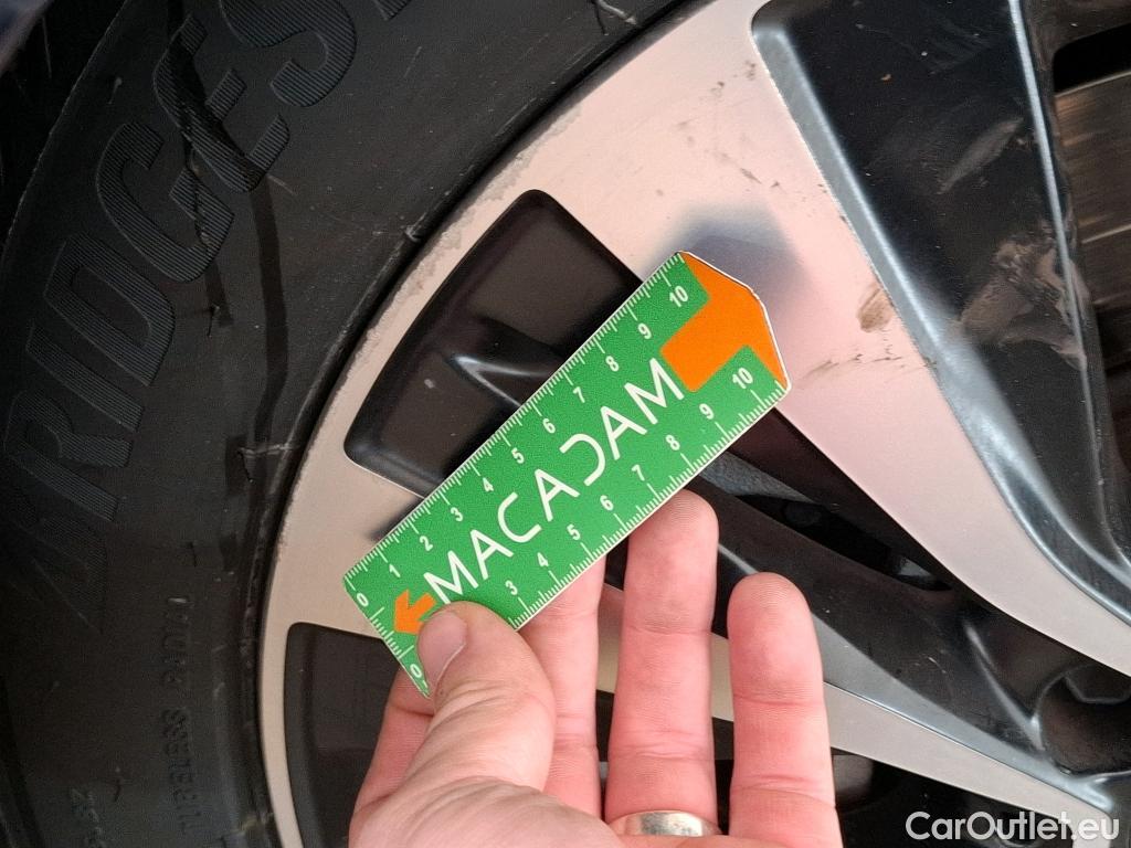  Mercedes  A-Klasse MERCEDES-BENZ Classe A Berline / 2018 / 4P / Berline A 250 e Business Line 8G-DCT #9