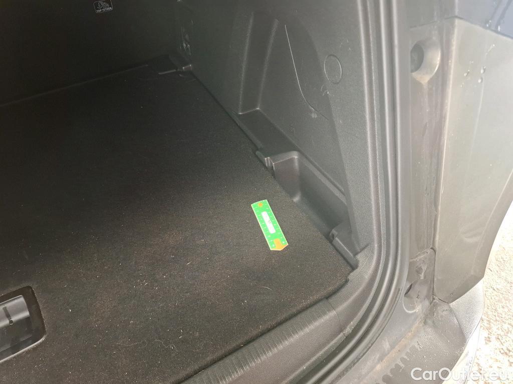  Peugeot  3008  Allure 1.5 HDi 130CV BVA8 E6dT #28