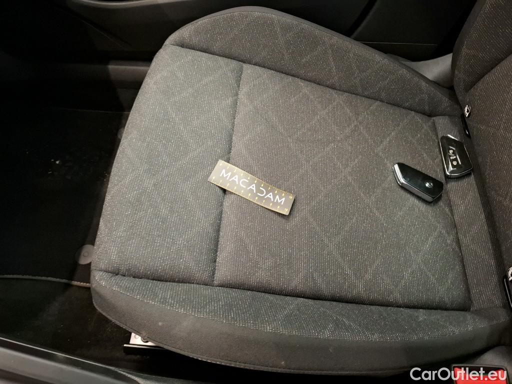  Volkswagen  Golf  VOLKSWAGEN / 2020 / 5P / Berline 2.0 TDI SCR 150 DSG7 Life Busi #5