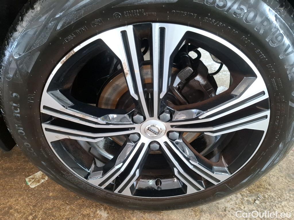  Volvo  XC 40 VOLVO XC40 / 2017 / 5P / SUV Recharge T4 211 DCT7 Inscription #2