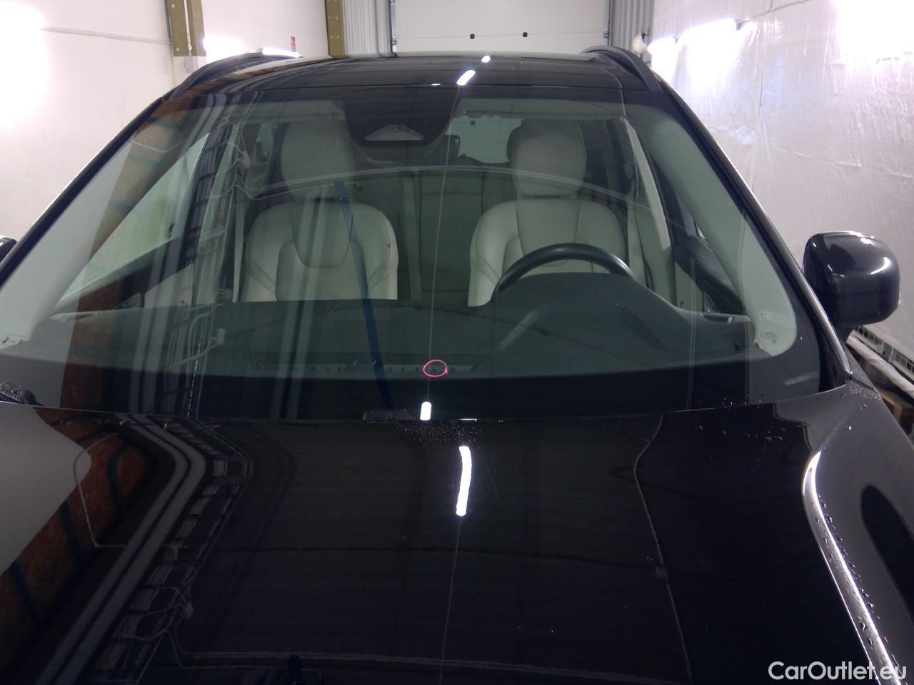  Volvo  XC60  B4D 197 Mom.Ad.Ed.FWD Aut #17