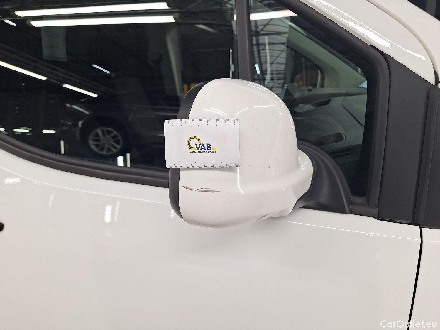  Opel  Combo Opel, _ '18, Opel  1.2 Turbo 81kW 2.3T L2H1 Edition 4d #9